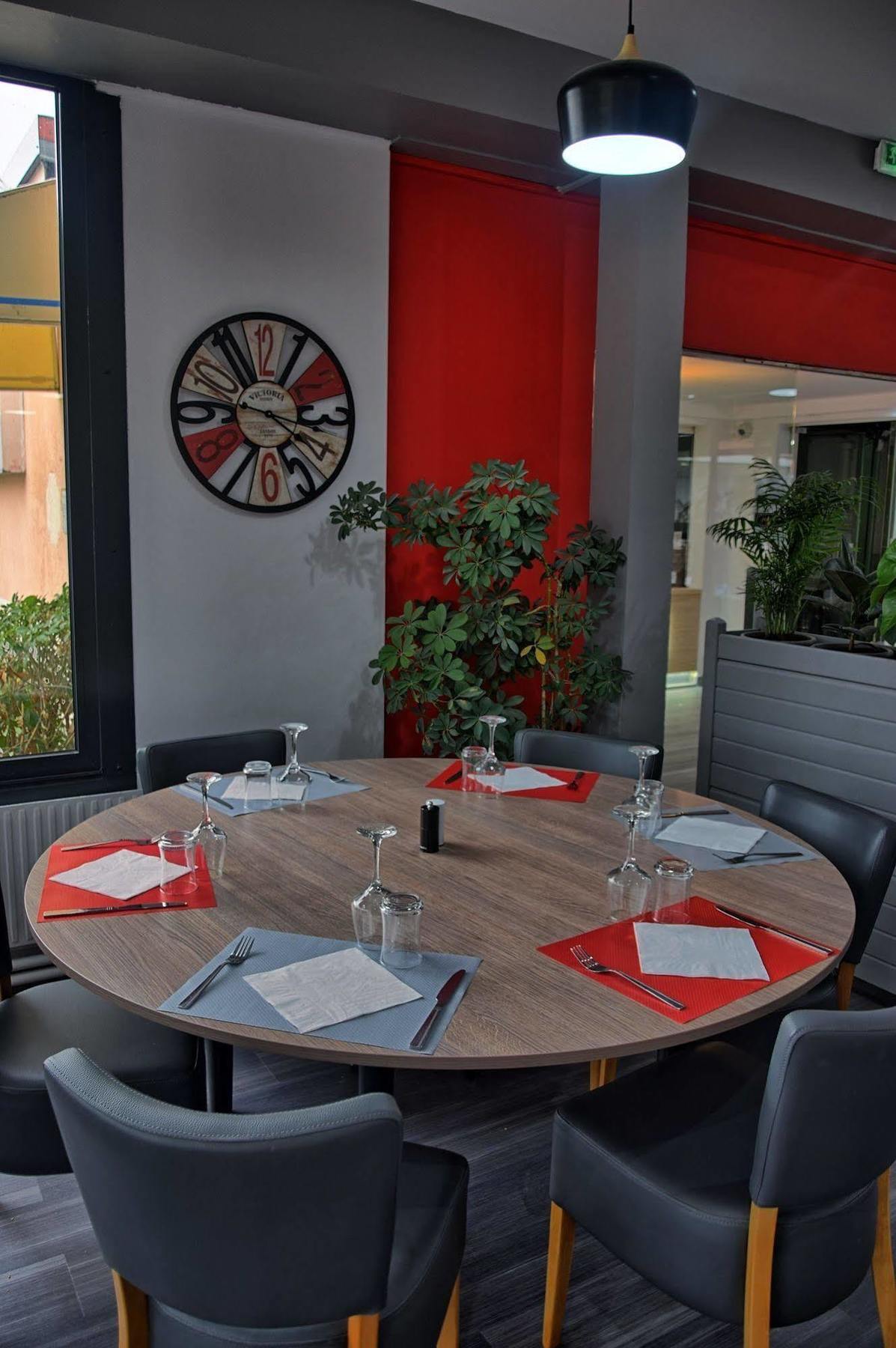 Hotel Restaurant Les Jardins D'Épône Exteriér fotografie