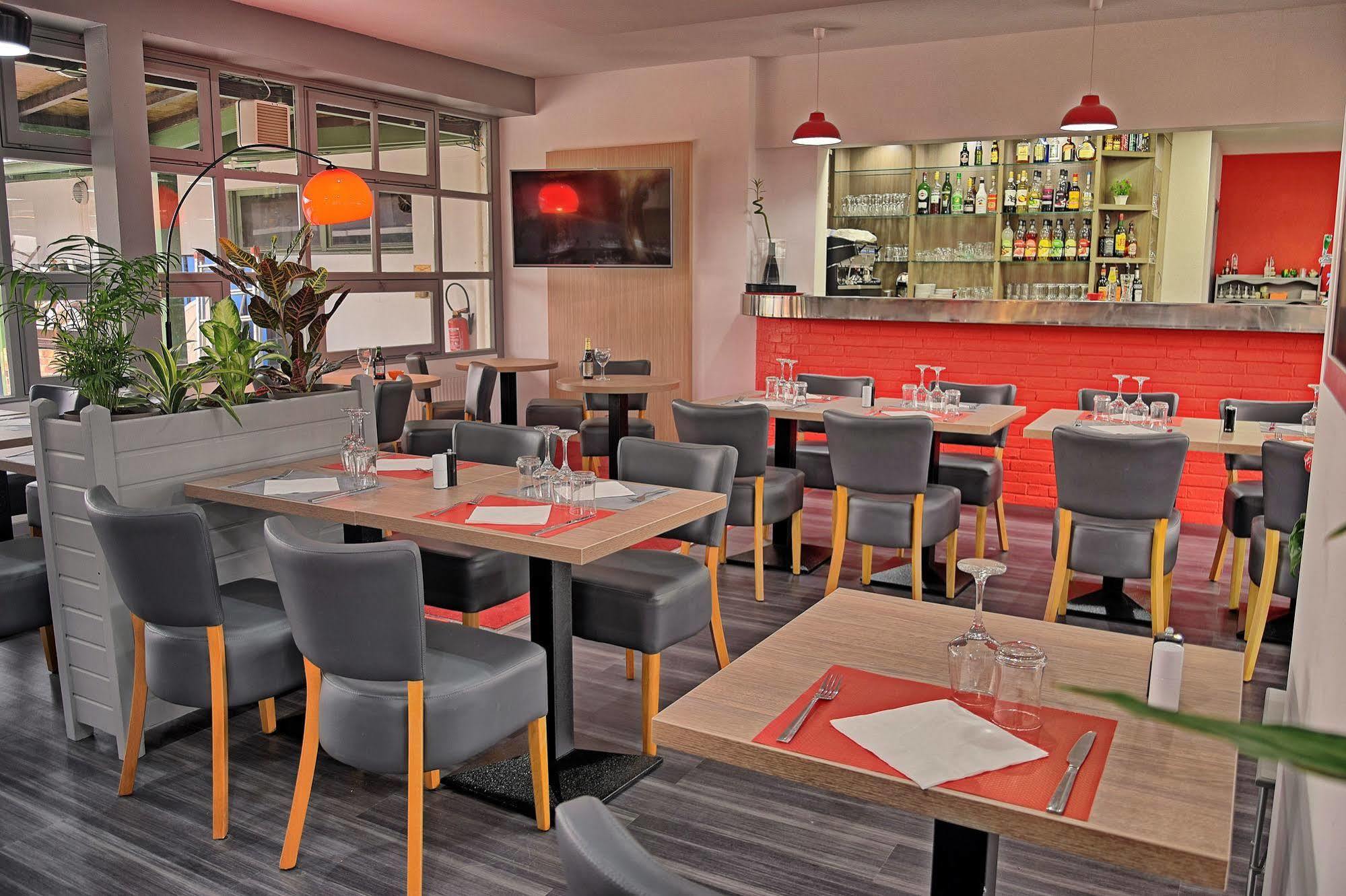 Hotel Restaurant Les Jardins D'Épône Exteriér fotografie